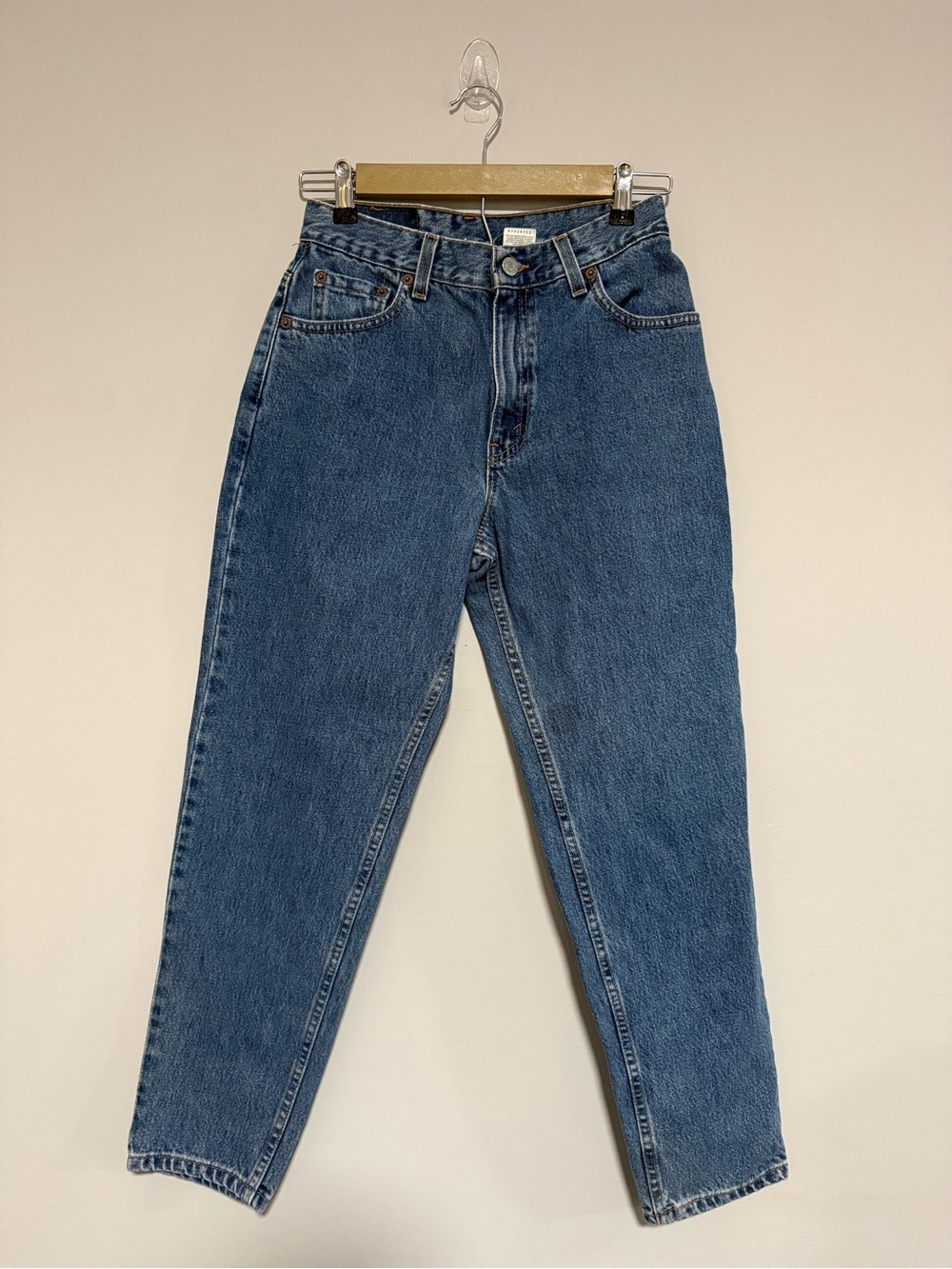 VTG 2001 Levi's Women’s 550 Medium Wash  Jeans Size 6 Petite Made in USA 24”x27”